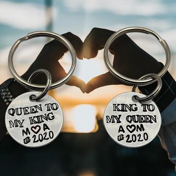 "King and Queen" couples set - personalized keychain SET OF 2 - Travelers Trade Post